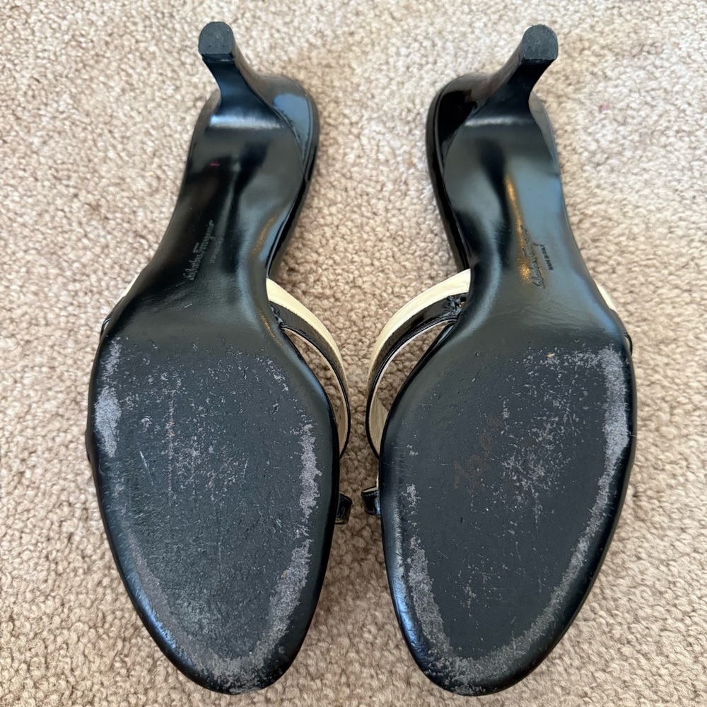 Salvatore Ferragamo Patent Leather Slides Sandals Two Tone Kitten Heel - Picture 8 of 12